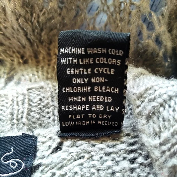 Yarn Arts Size Medium Open Front Asymmetric Gray Sweater - Picture 8 of 8